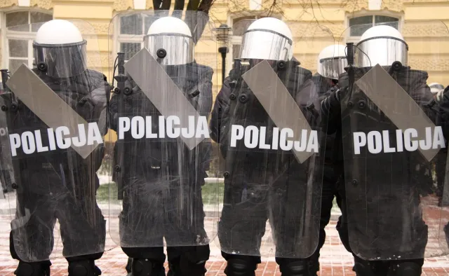 Policja choruje bez konsekwencji, a Kowalski ścigany przez ZUS