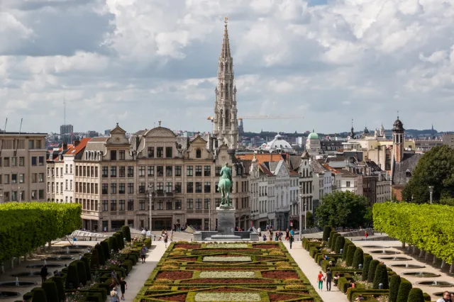 Belgia: Mężczyzna z ładunkami wybuchowymi wszedł na dworzec w Brukseli