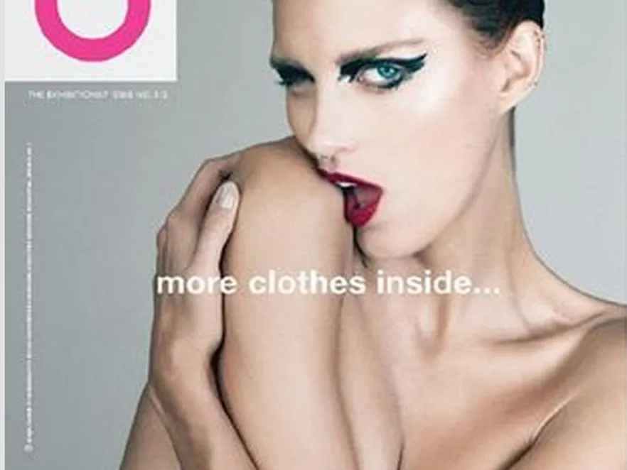 Anja Rubik - topless i nie do poznania