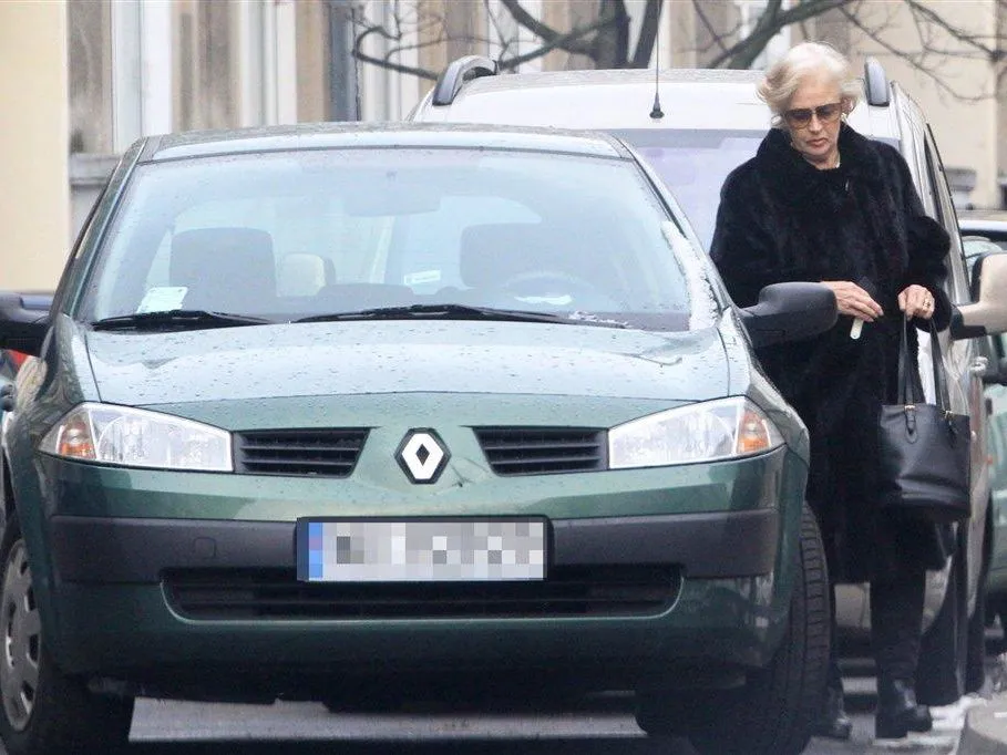 Beata Tyszkiewicz i jej renault
