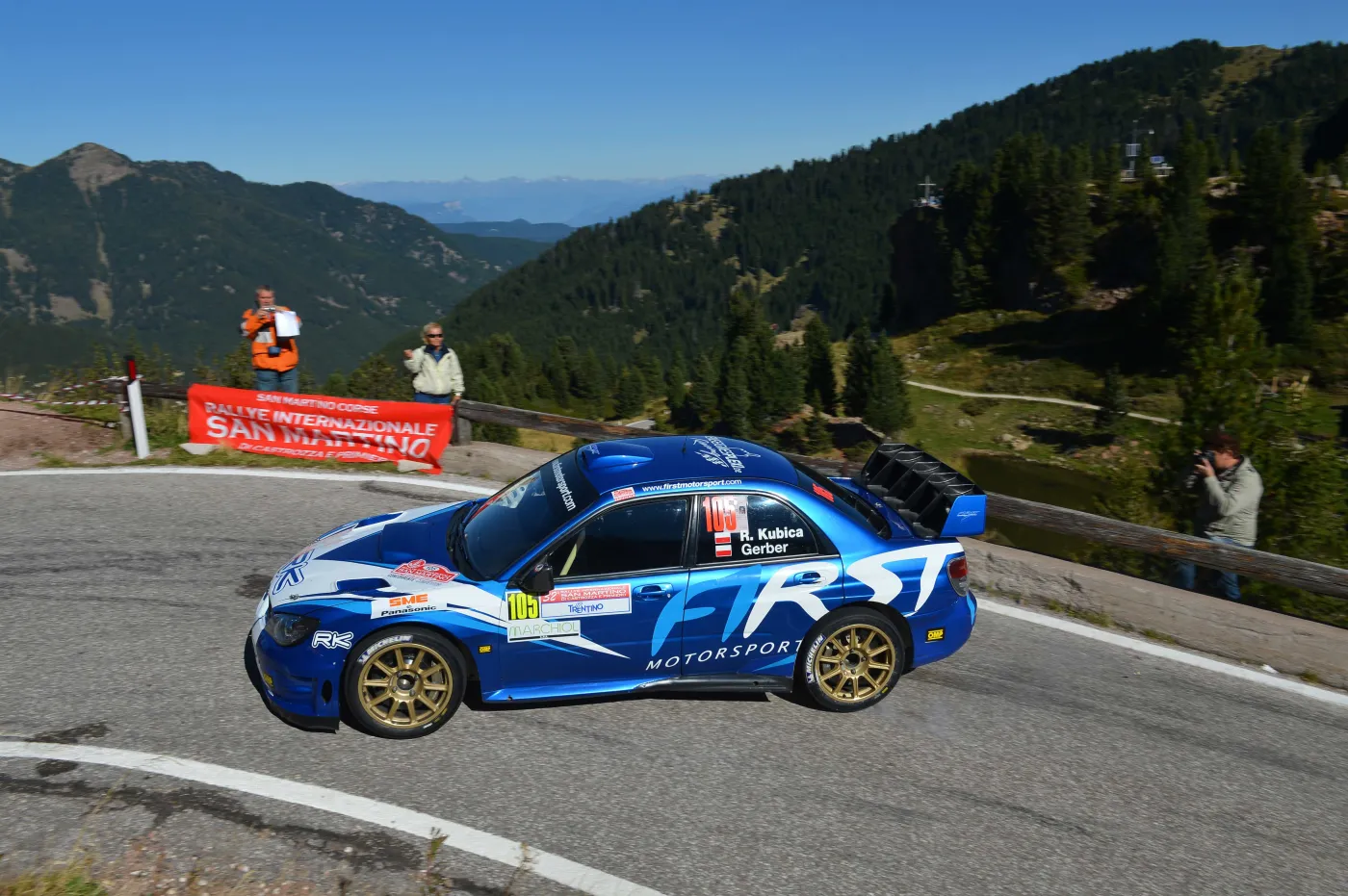 Robert Kubica za kierownicą Subaru
