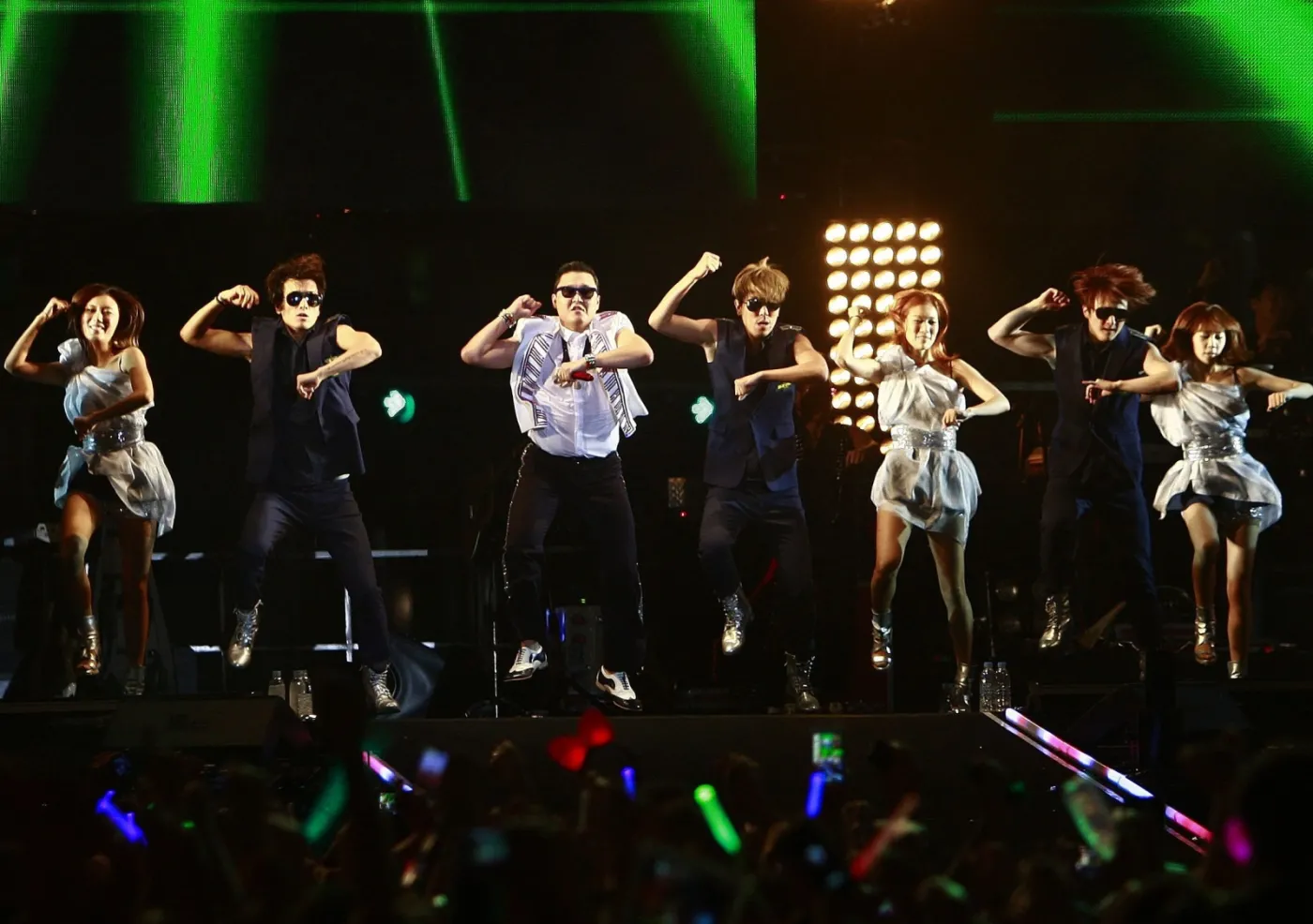 4133071-psy.jpg