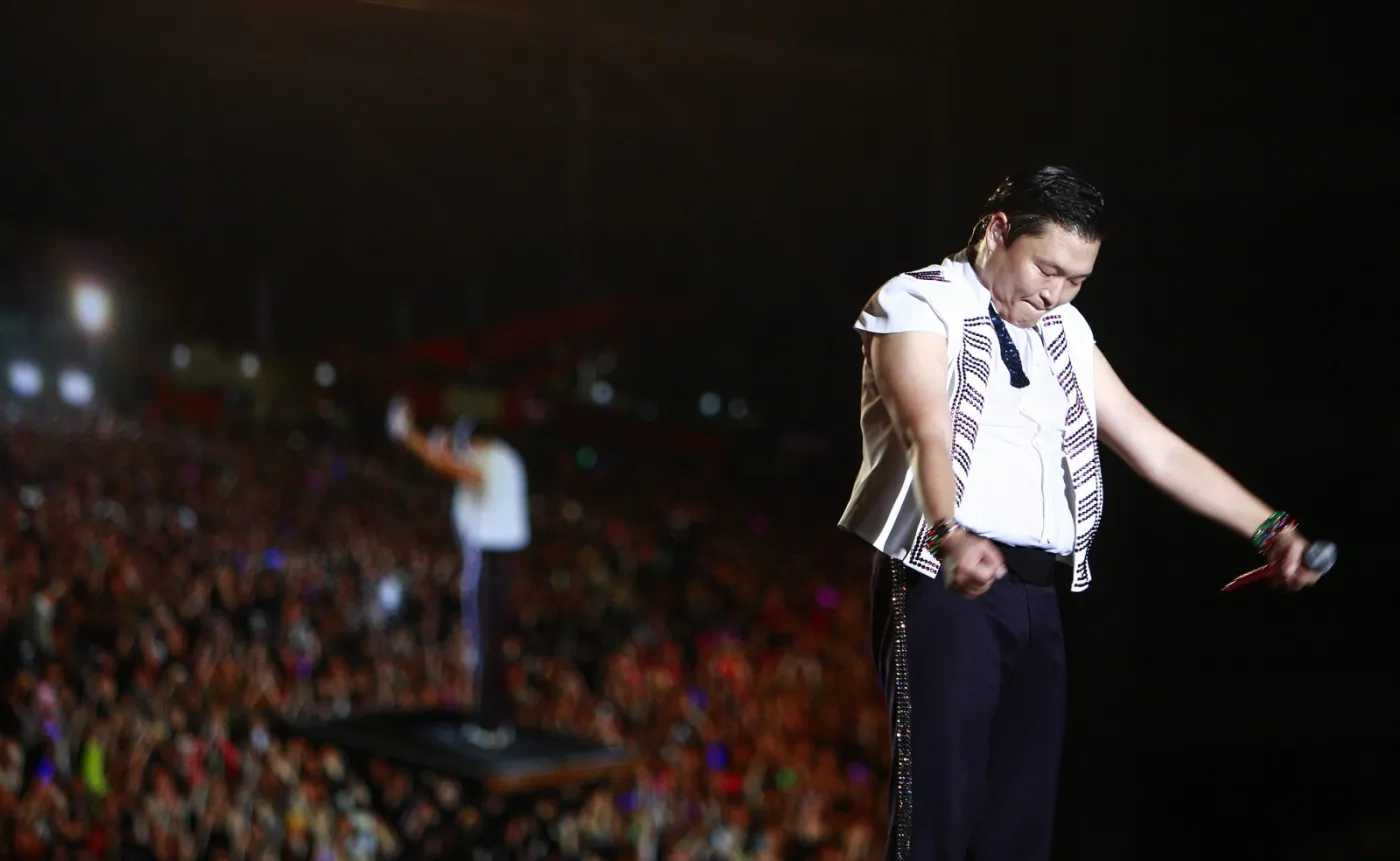 4133187-psy.jpg