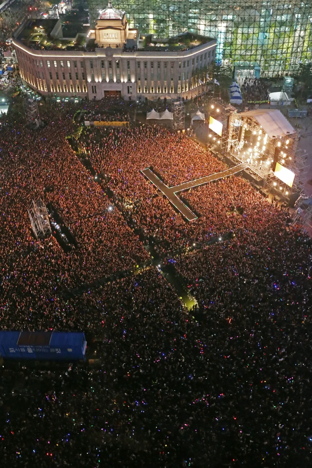 4133302-psy.jpg