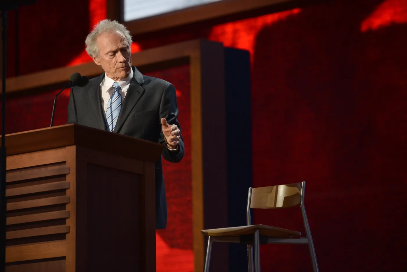 Eastwood rozmawia z "niewidzialnym" Obamą. "Nie zamierzam się zamknąć"
