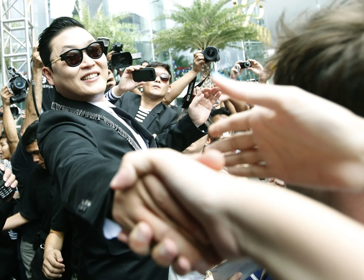 4447576-psy.jpg