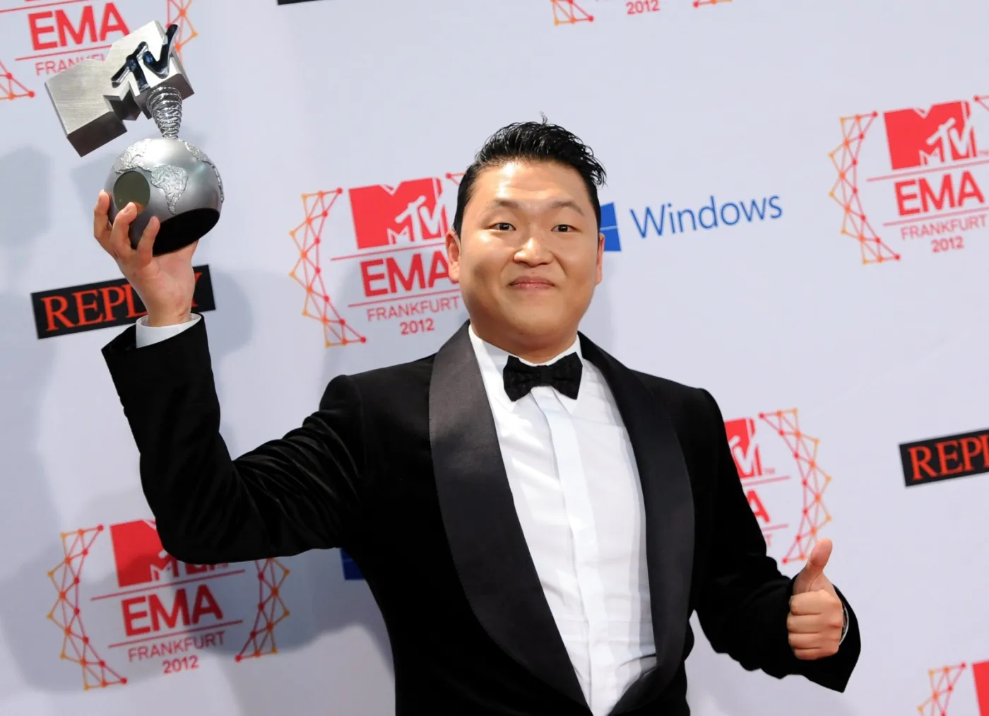 4262492-psy.jpg