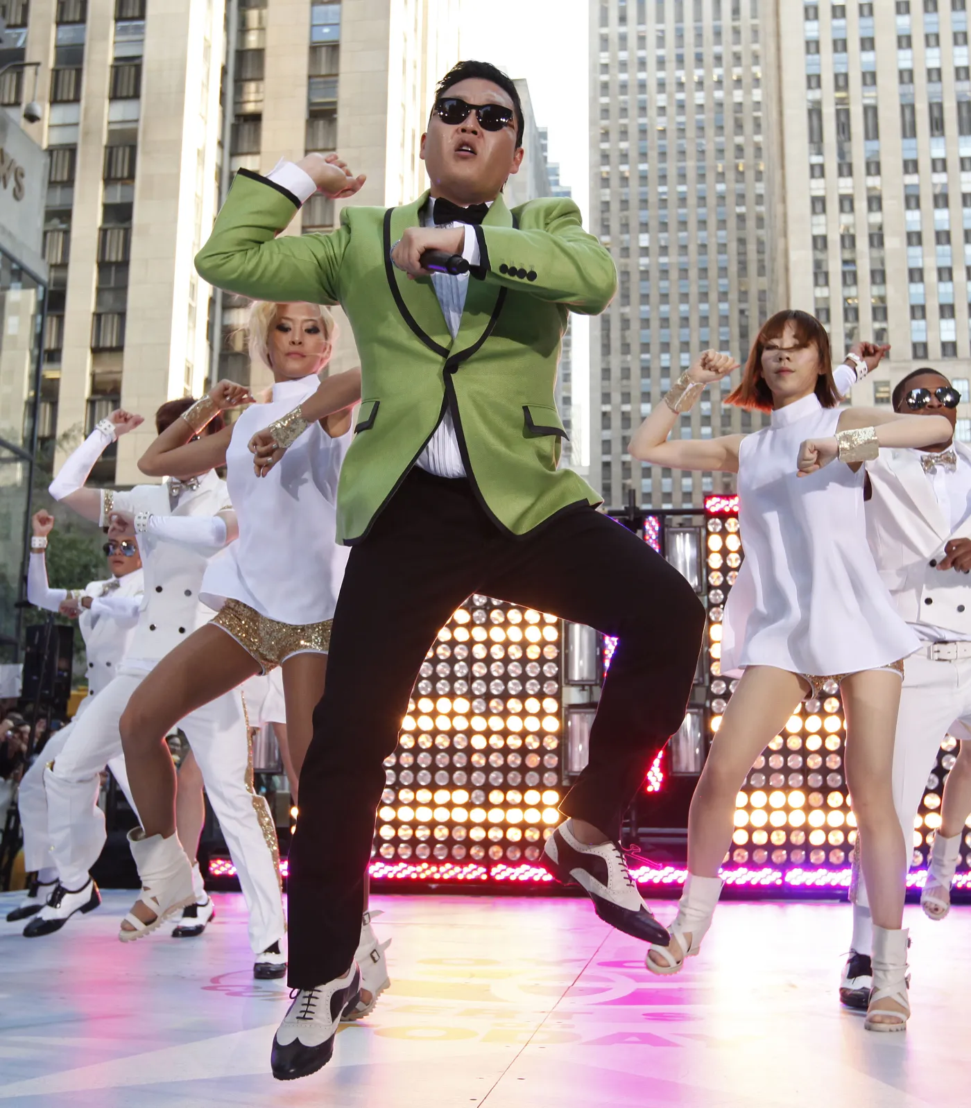 4480890-psy.jpg