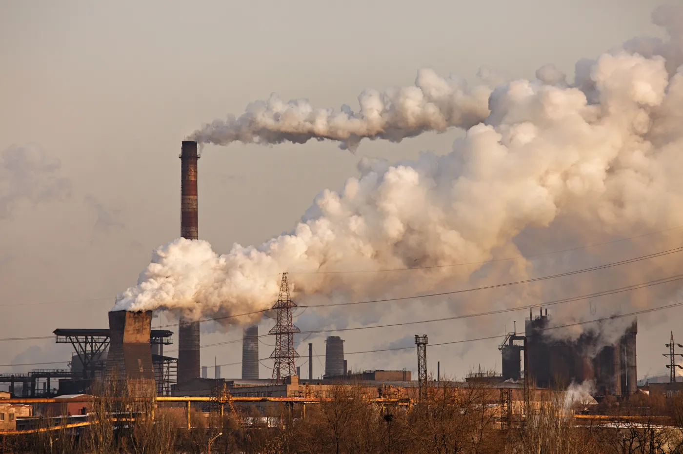 Zakłady chemiczne, zdjęcie ilustracyjne