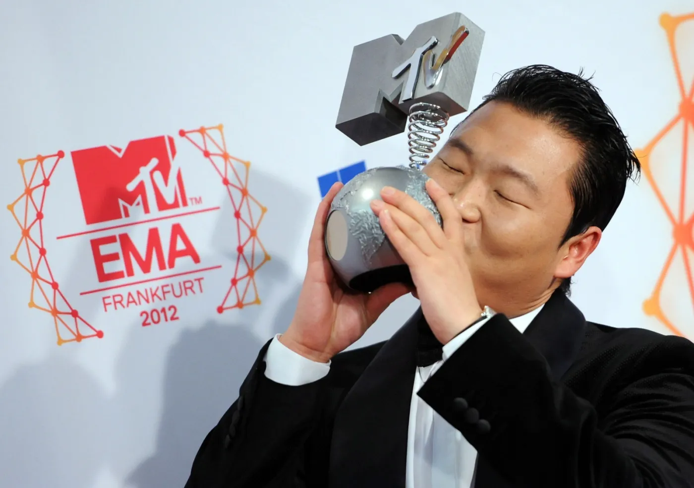 4262463-psy.jpg