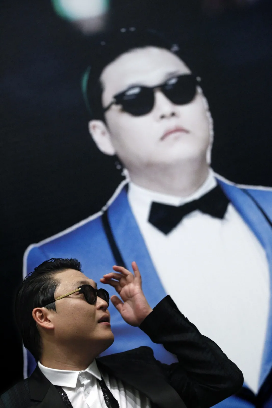 4349250-psy.jpg