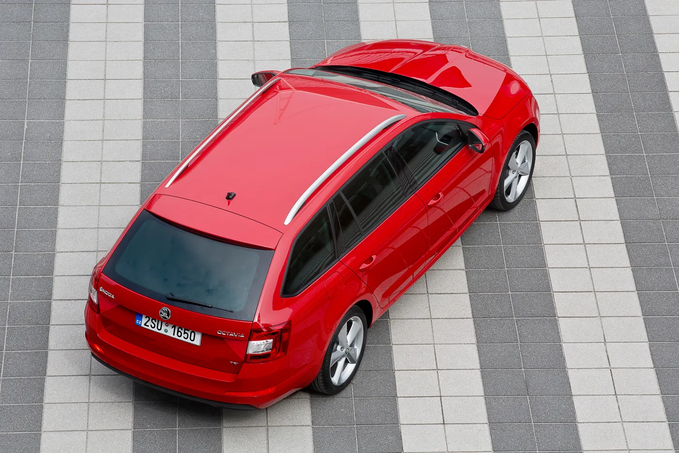 Już w Polsce! Przepastne kombi nowej generacji lepsze niż... volkswagen passat