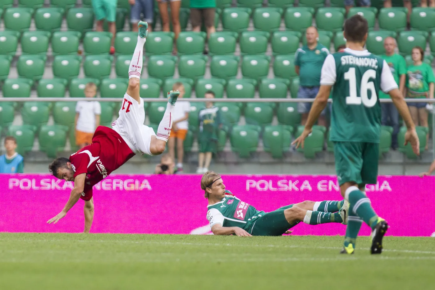 Paweł Brożek (w czerwonej koszulce)
