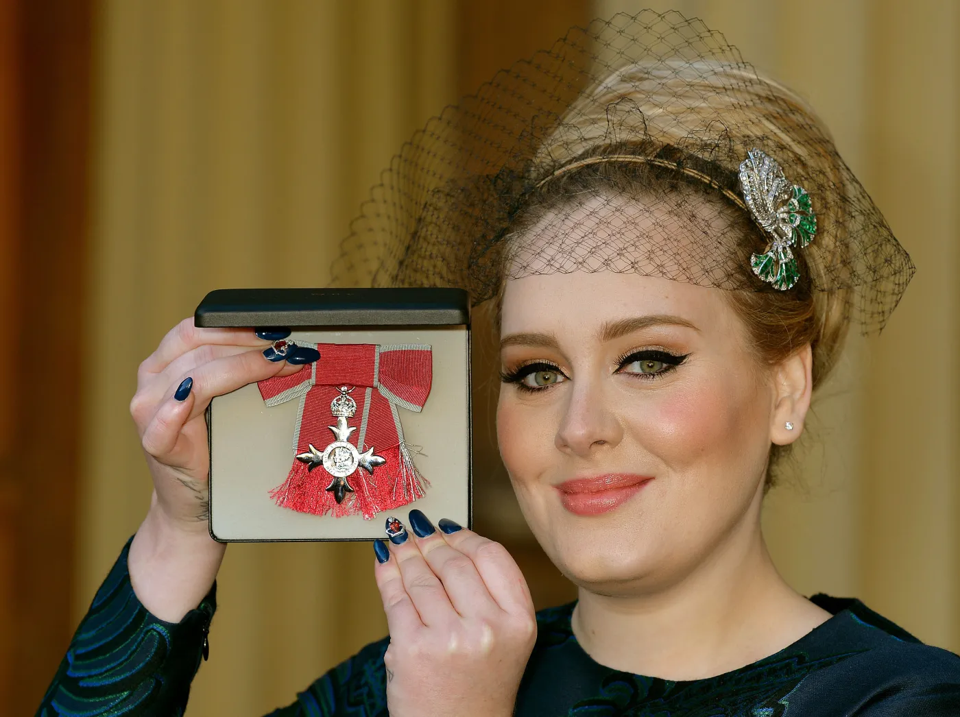 Adele i jej Order Imperium Brytyjskiego