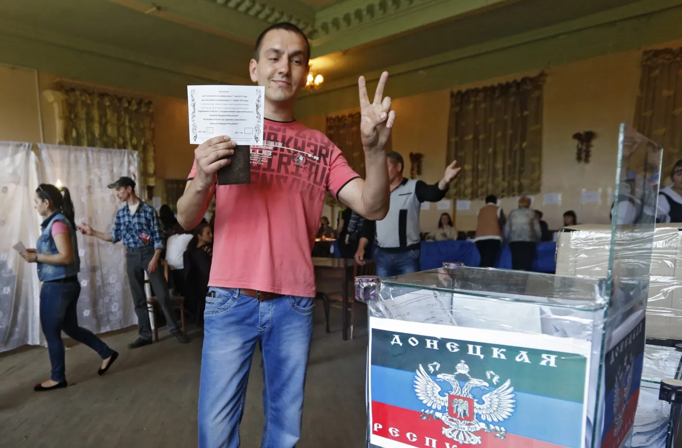 Głosowanie w referendum w Doniecku
