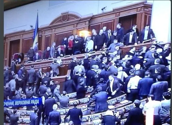 Poranne obrady w ukraińskim parlamencie