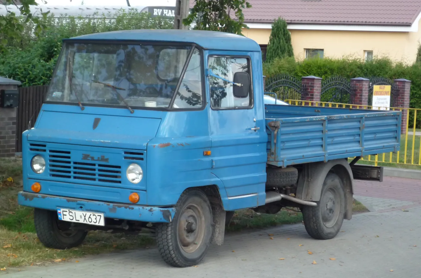 6606209-zuk.jpg