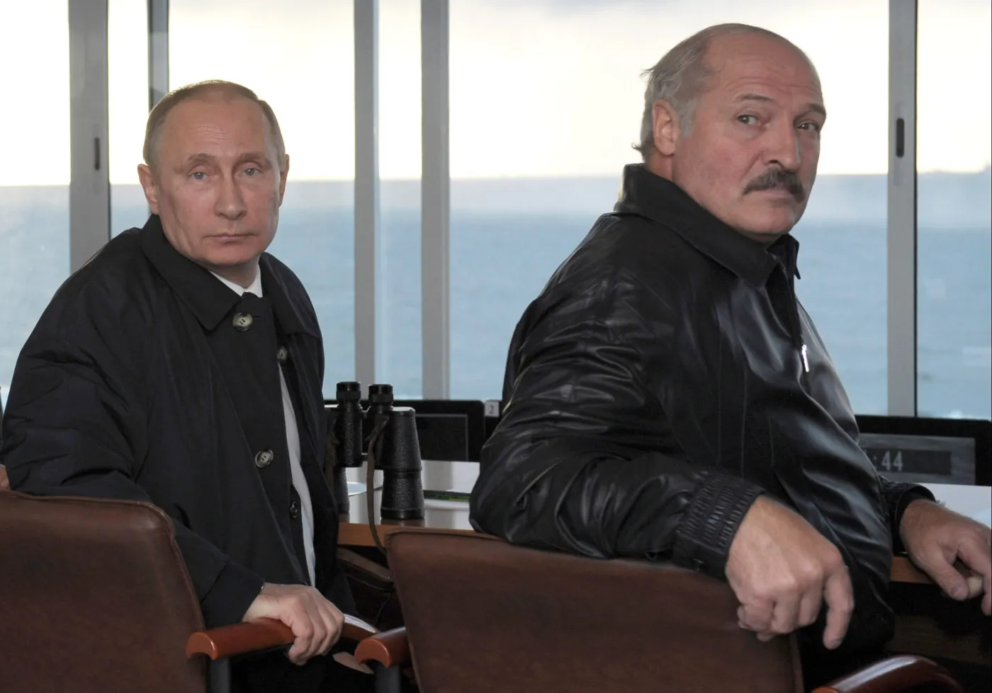 Łukaszenka i Putin na manewrach