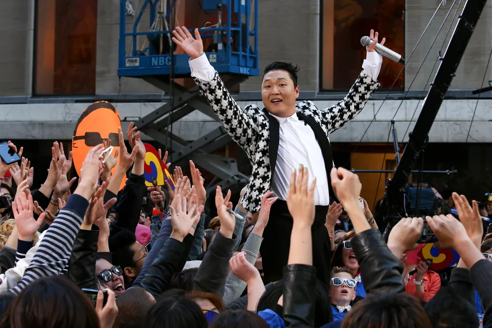7155414-psy.jpg