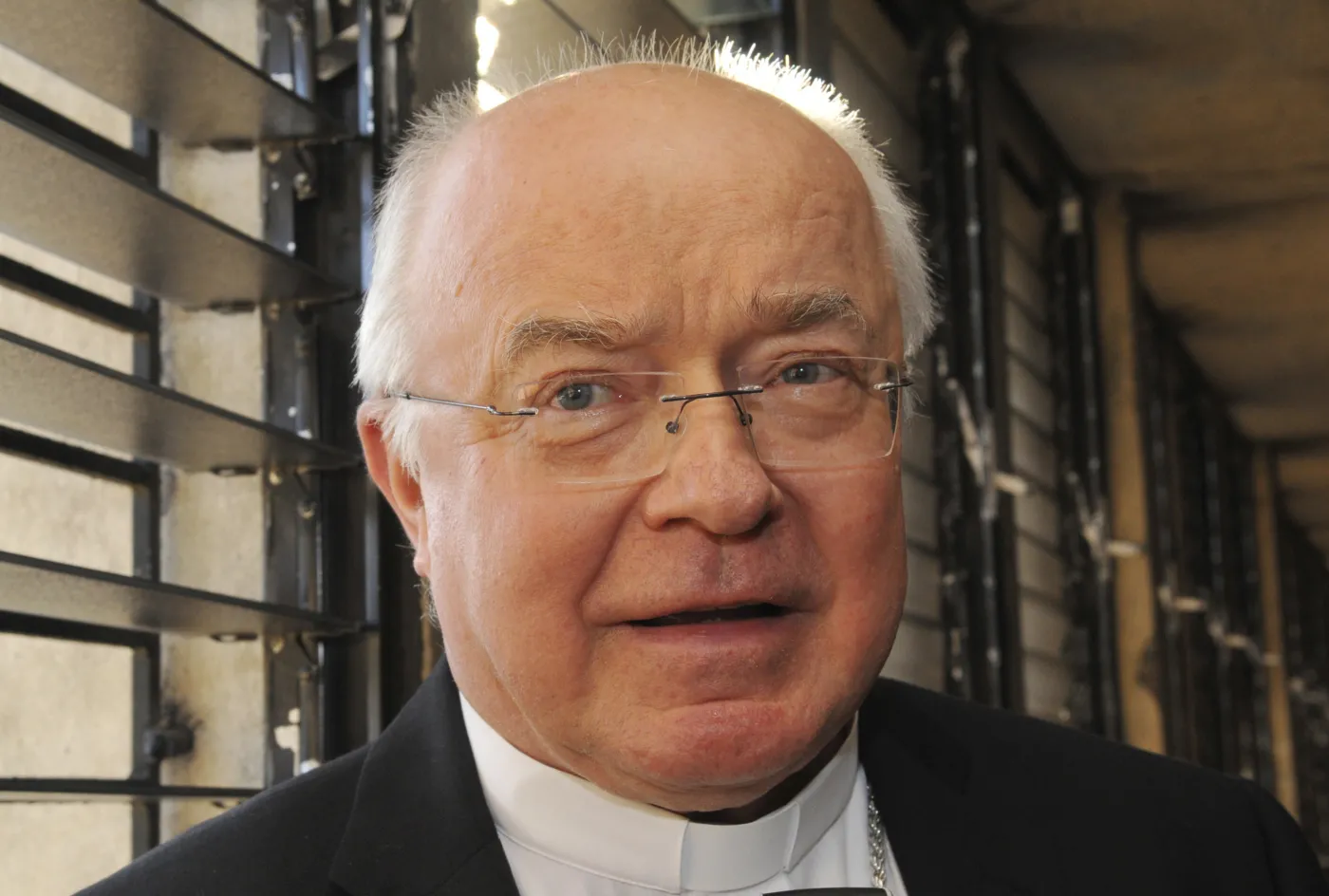 Włoska prasa o depresji Józefa Wesołowskiego. Przed aresztowaniem mówił o samobójstwie