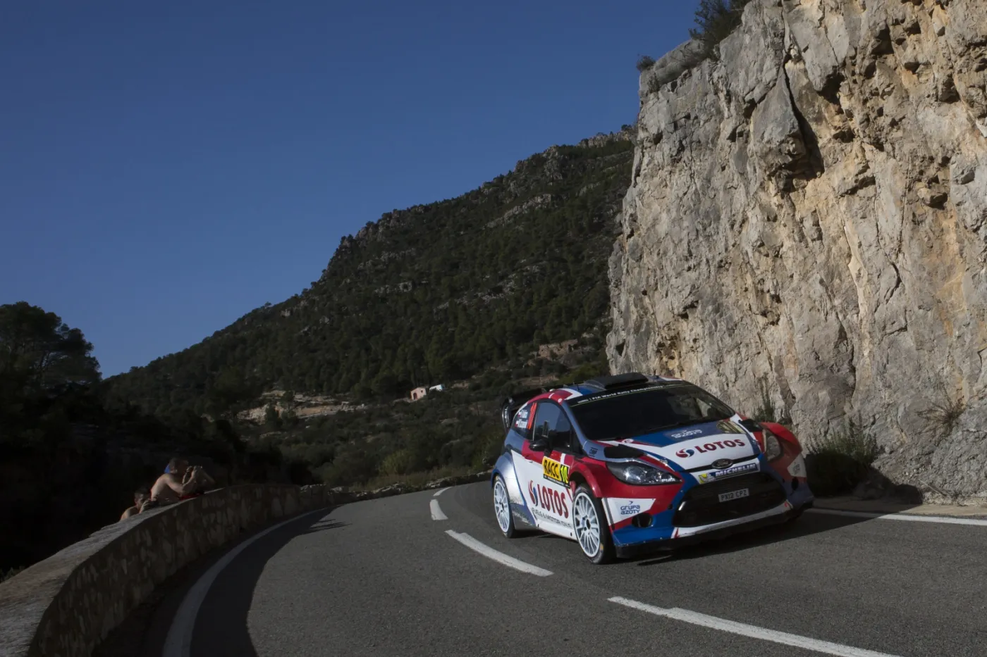 Rajd Hiszpanii: Sebastien Ogier mistrzem świata. Kubica na 18. pozycji