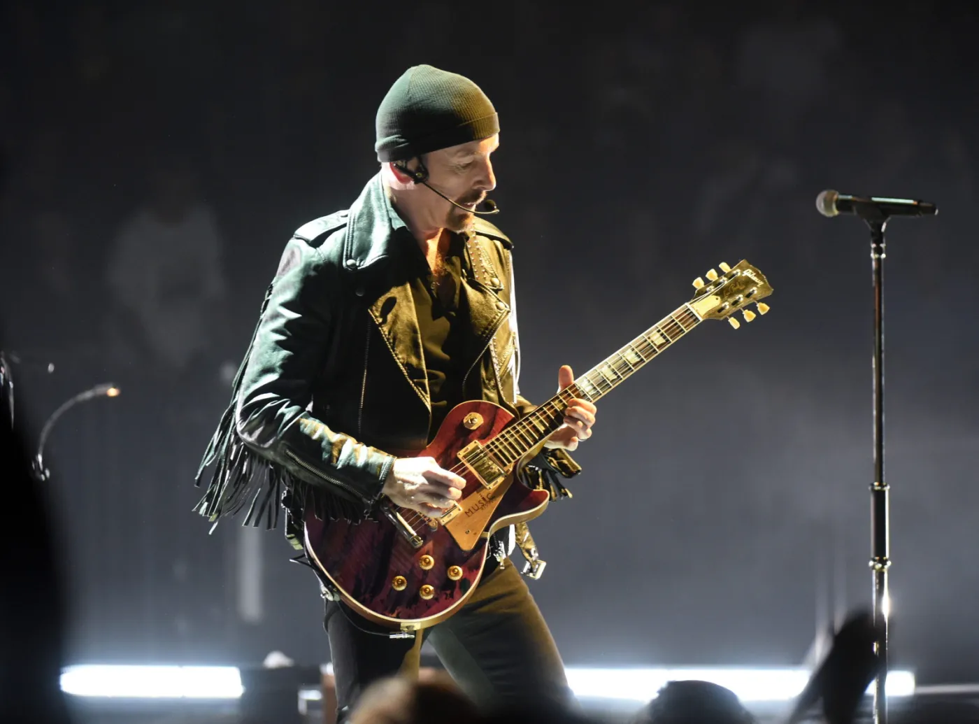 8332619-u2.jpg
