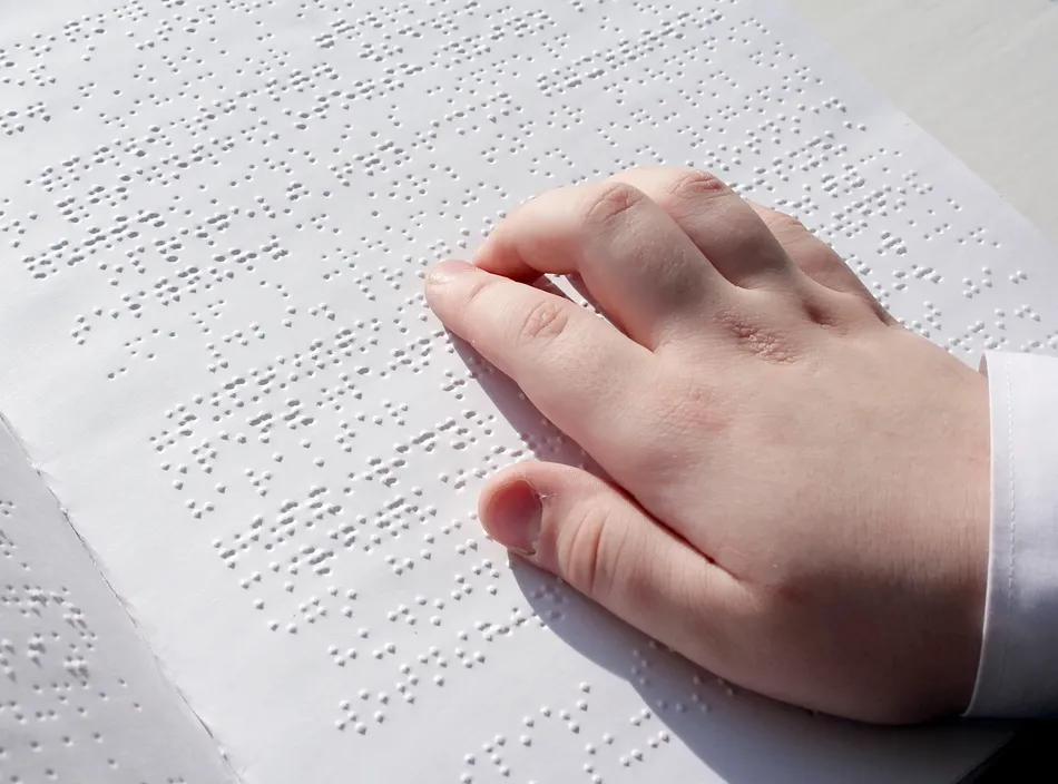 Braille niewidomy książka czyta