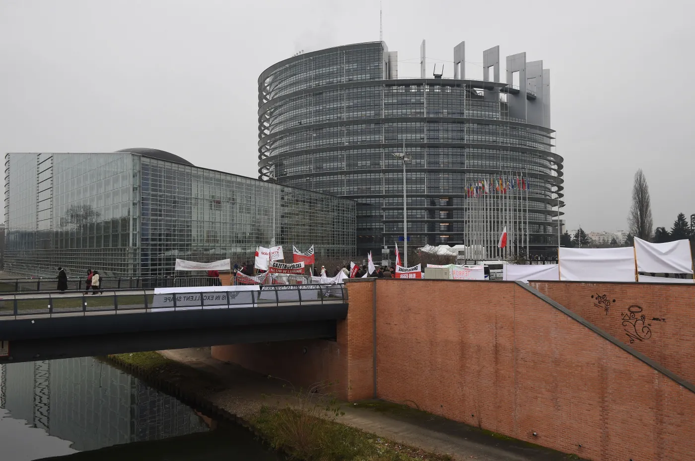 Manifestacja przed eurparlamentem