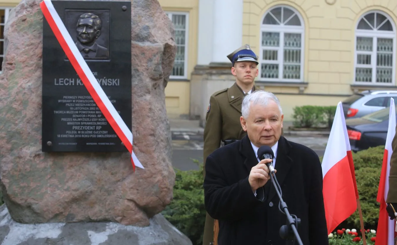 Tablica ku czci Lecha Kaczyńskiego