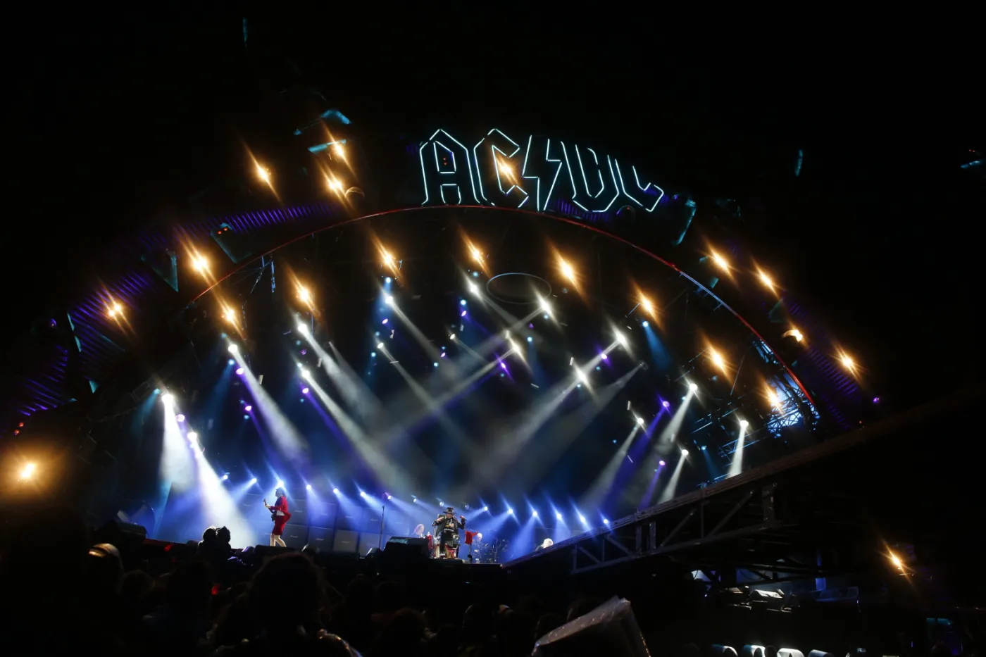 9015773-dc.jpg