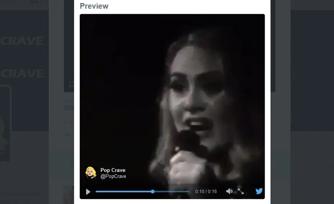 Adele w czasie koncertu w Lizbonie
