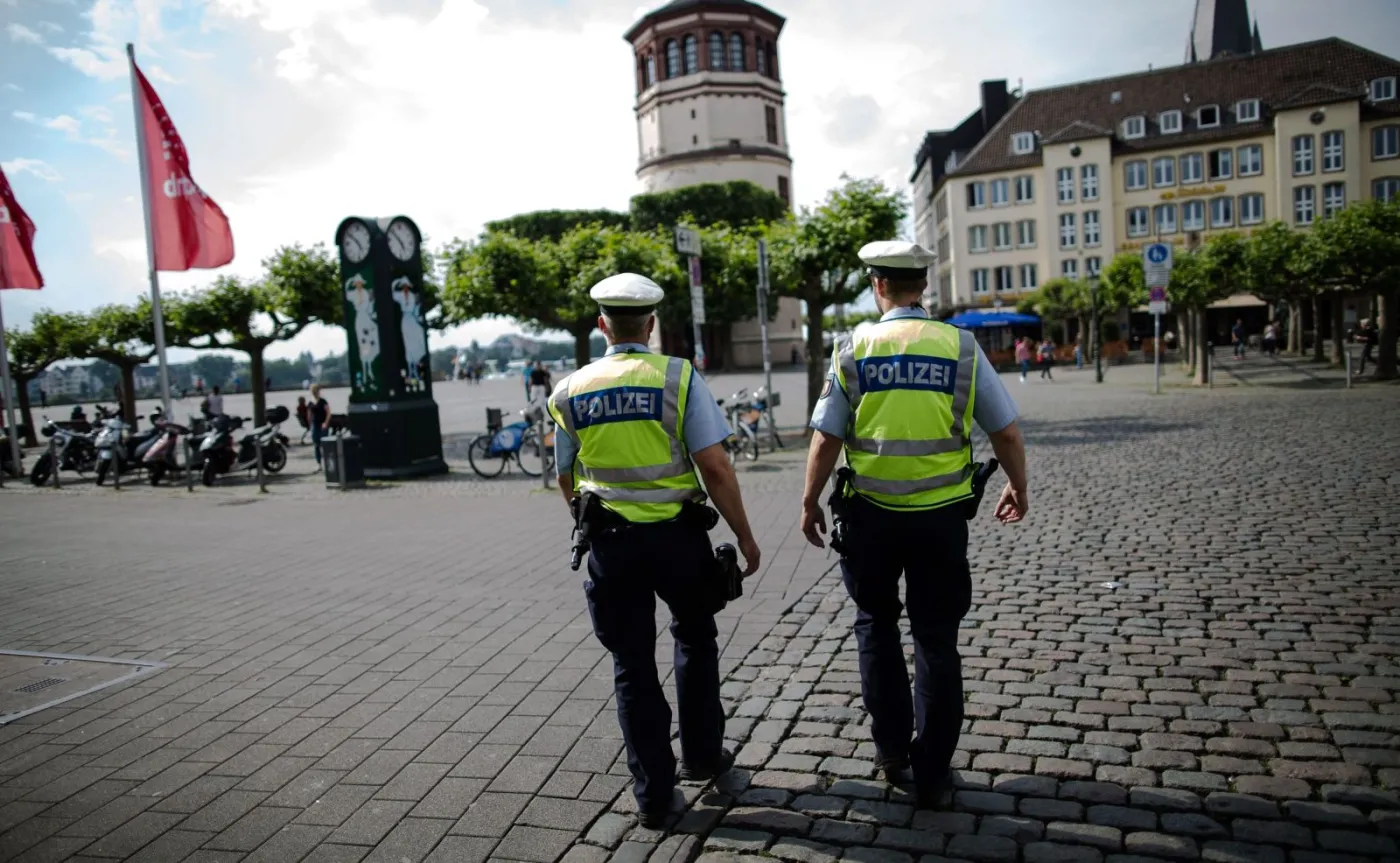 Policjanci na ulicach Duesseldorfu