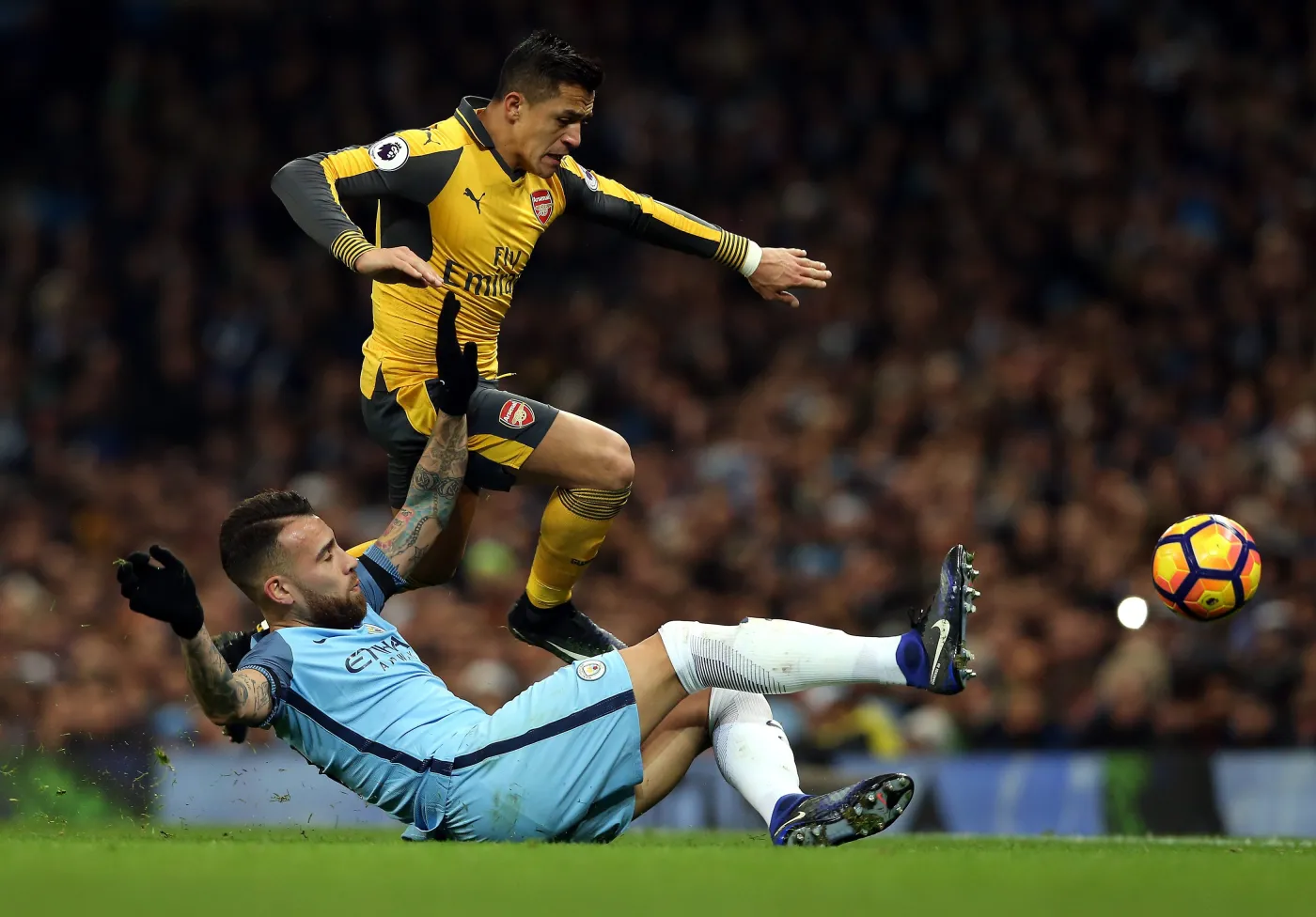 Nicolas Otamendi i Alexis Sanchez