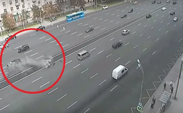 Makabryczny wypadek w Moskwie. Kierowca limuzyny Putina zginął na miejscu [AMATORSKIE WIDEO]