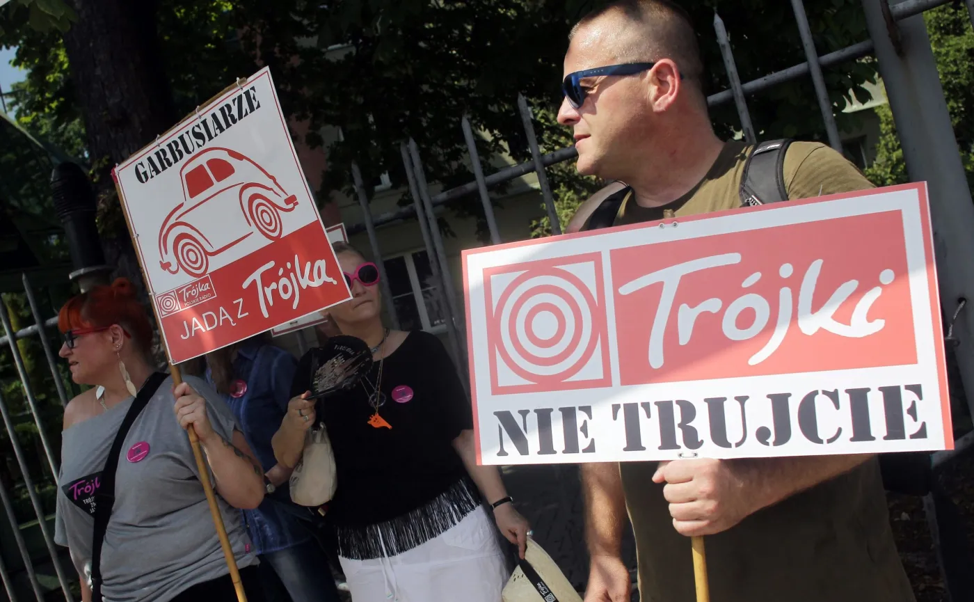 Protest sluchaczy pod radiowa trojka