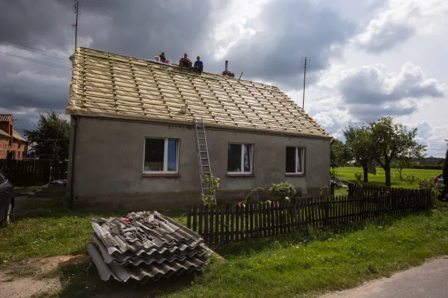 "Politykom opozycji, krytykującym pracę strażaków po nawałnicach mówimy stanowczo: Nie"