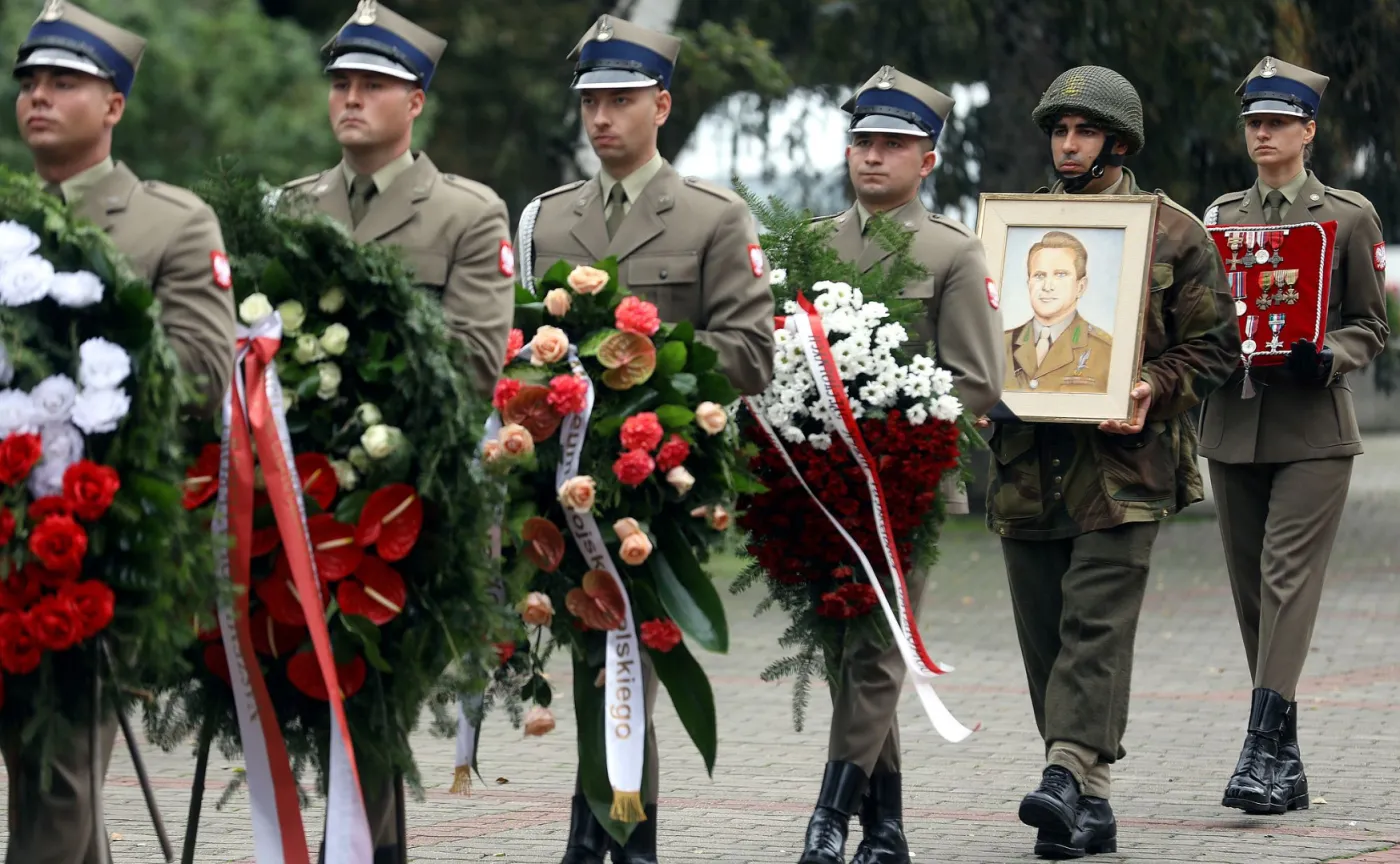 UROCZYSTOŚCI POGRZEBOWE GEN. MAĆKOWIAKA
