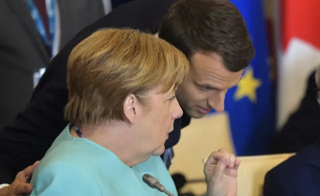 Macron: W rozmowie z Putinem będę wymagający w sprawie Ukrainy