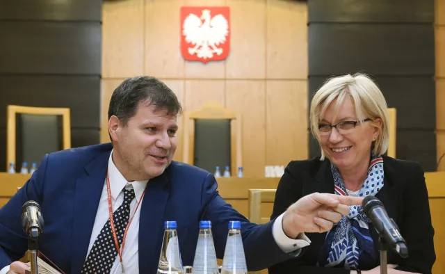 "Gazeta Wyborcza": Mariusz Muszyński, jako oficer służb, miał przyjąć do "prowadzenia" Julię Przyłębską. Biuro TK: To insynuacje