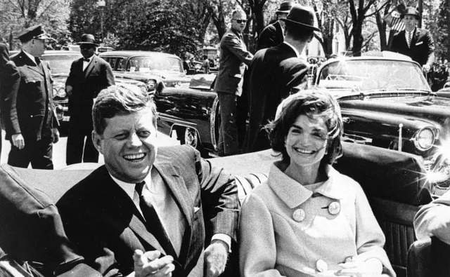 "Dziwny telefon" ożywił spiskowe teorie zamachu na Kennedy'ego. Informacja jest w odtajnionych dokumentach