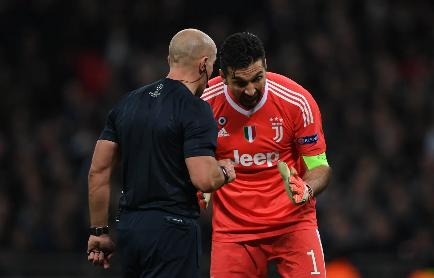 Liga Mistrzów: Juventus w 3 minuty odwrócił losy awansu. Kontrowersyjne decyzje sędziego Marciniaka
