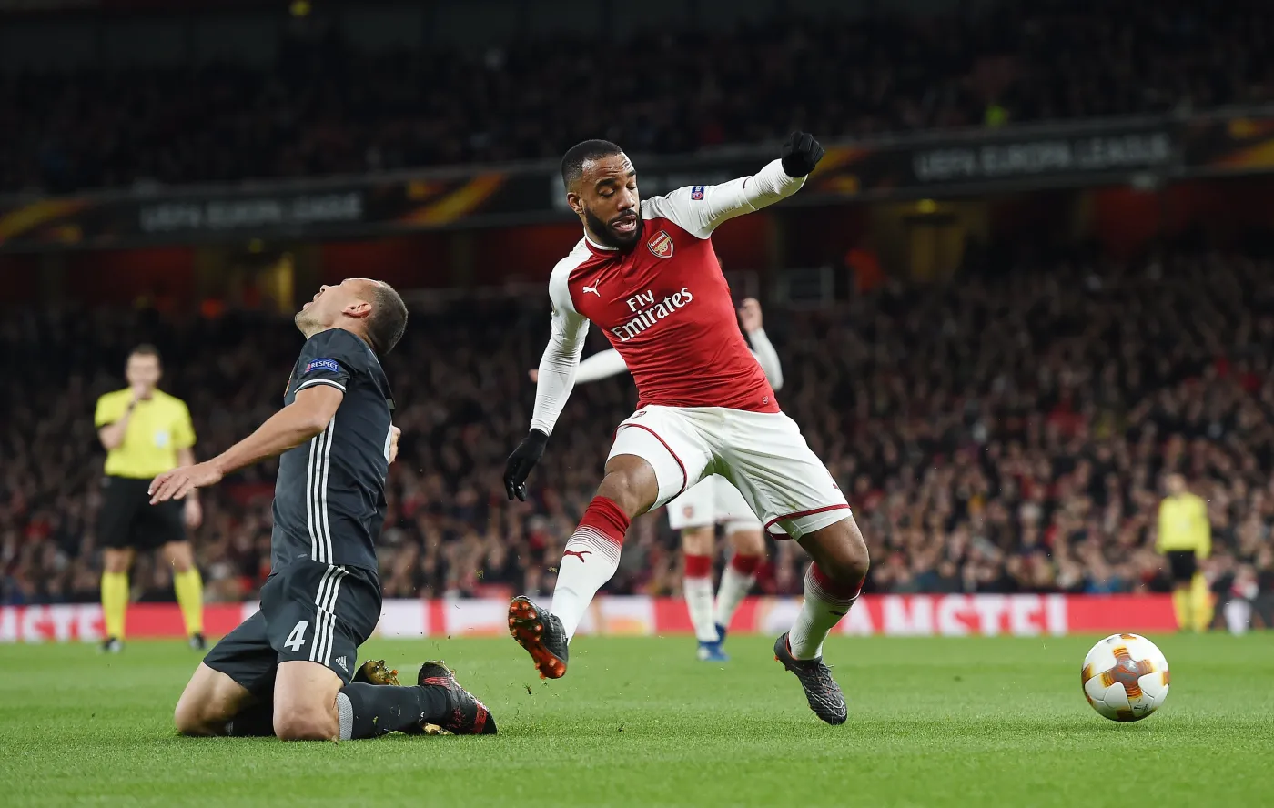 Alexandre Lacazette i Sergei Ignashevich