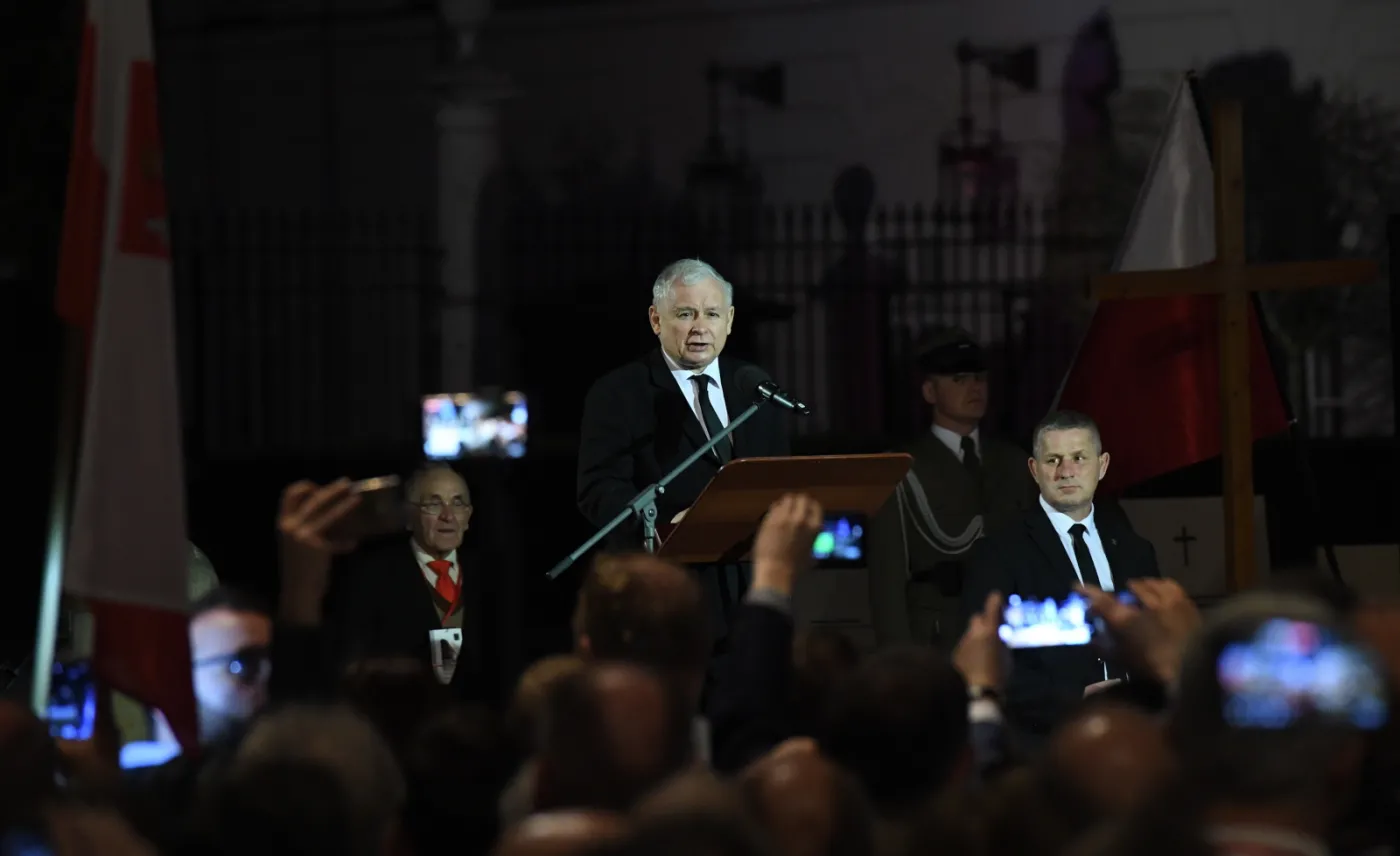 Kaczyński podczas apelu smoleńskiego