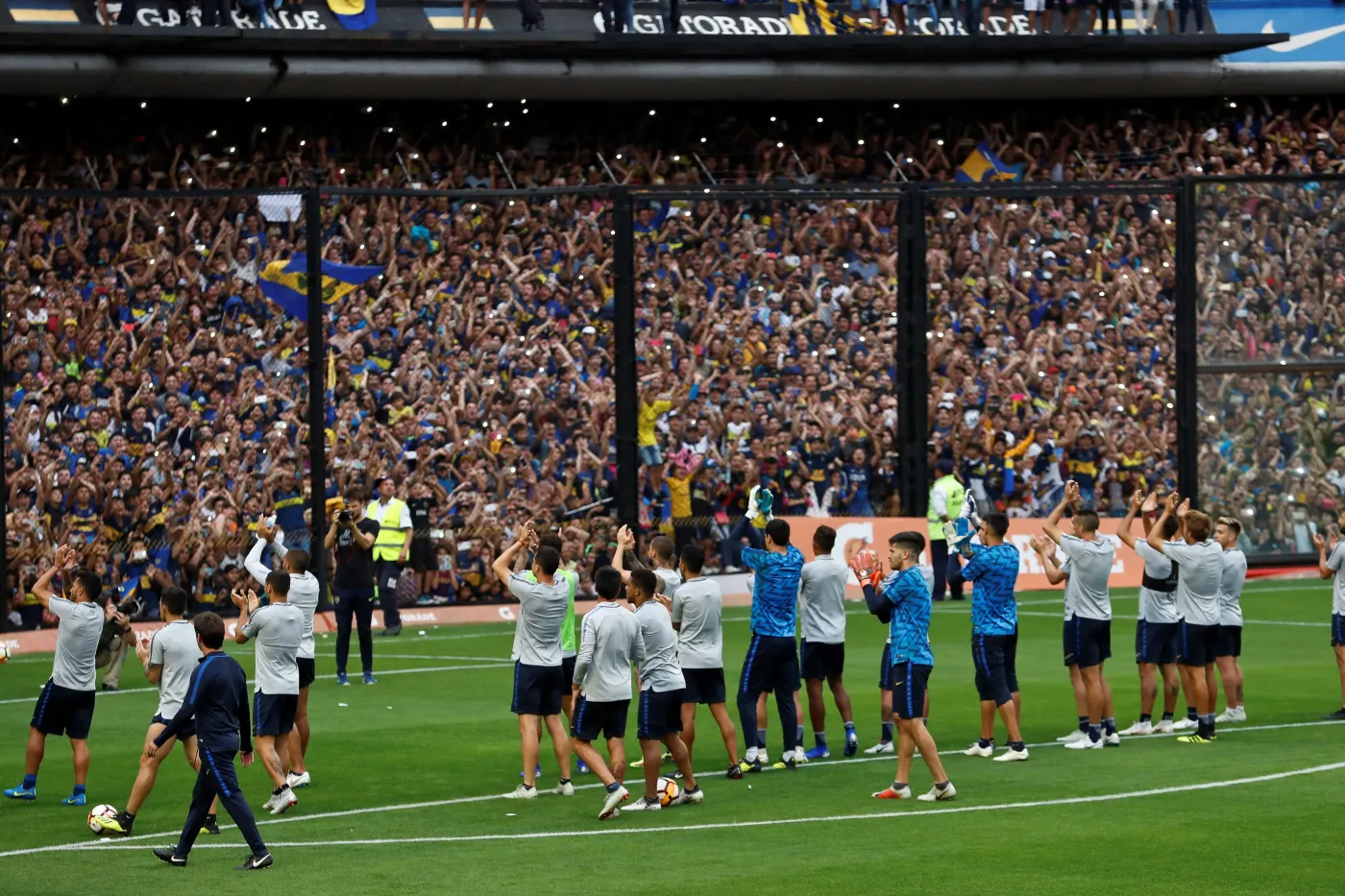 Piłkarze i kibice Boca Juniors
