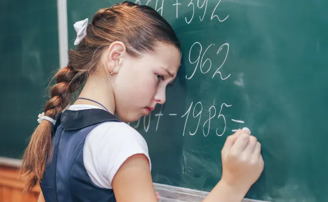Dziecko ma problemy z nauką? Powodem może być… słuch