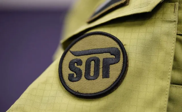 Samochód SOP uszkodzony. Kolizja na światłach w Warszawie