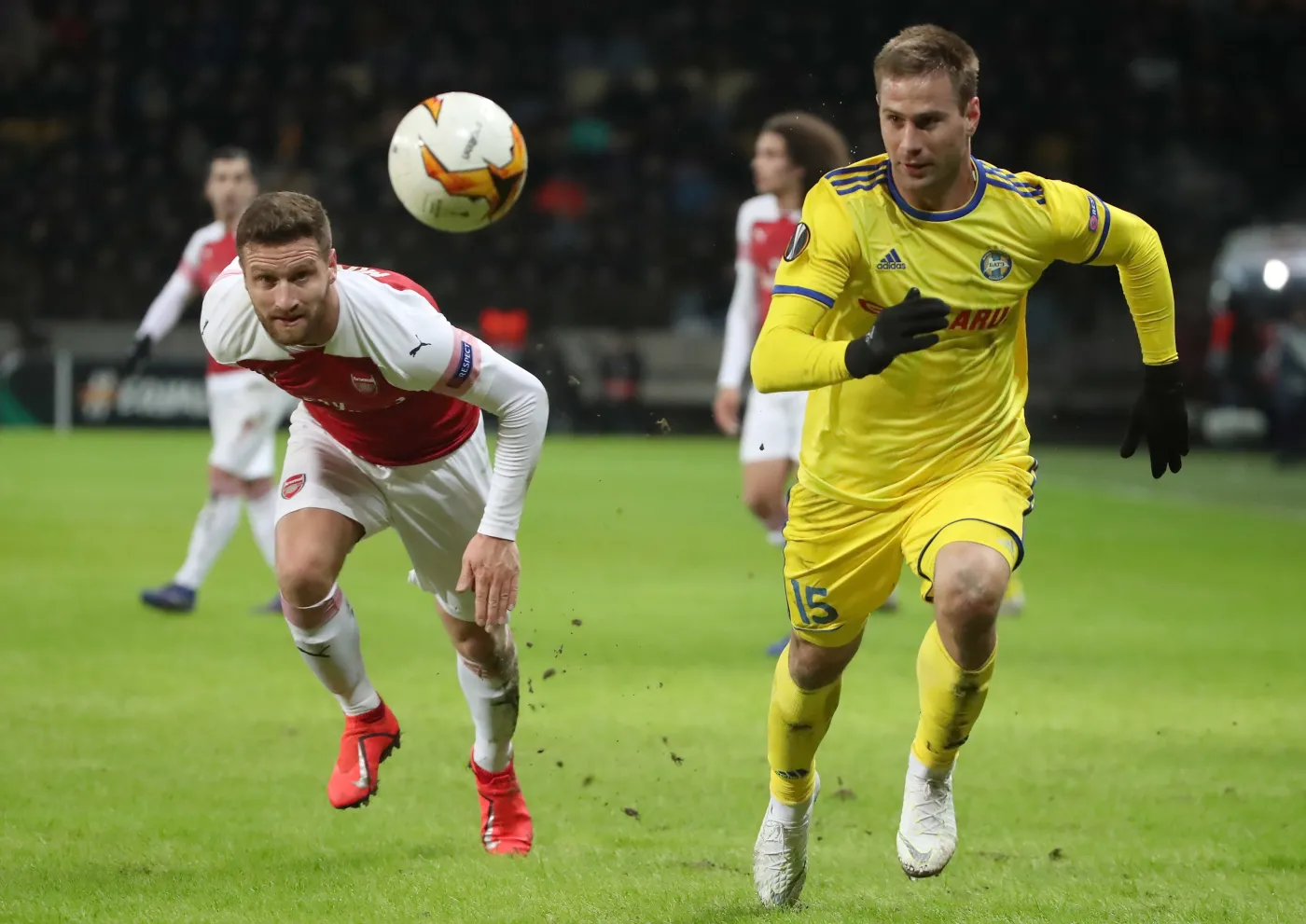 Shkodran Mustafi i Maksim Skavysh