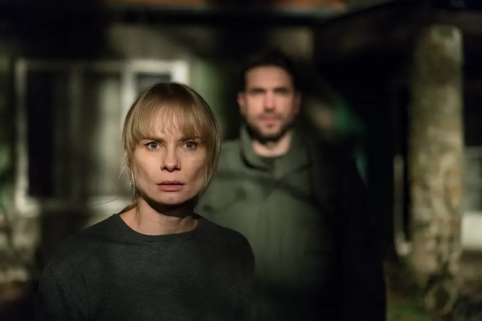 O tym filmie się mówi. Magdalena Cielecka i Marcin Dorociński w ekranizacji głośnej książki "Ciemno, prawie noc"