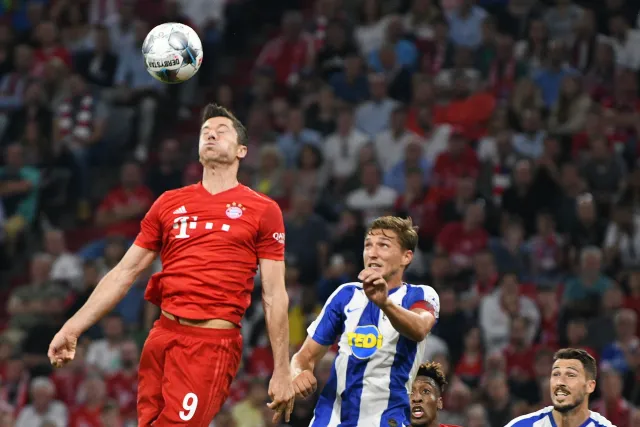 Lewandowski zaczął sezon z przytupem. Dwa gole Polaka na inaugurację Bundesligi [WIDEO]