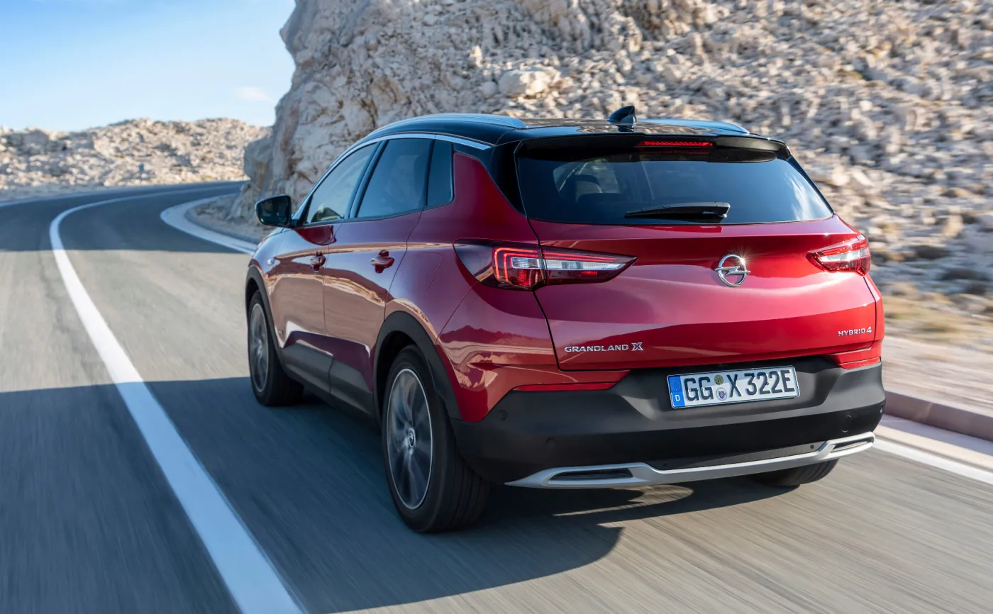 Opel-Grandland-X-Hybrid4-506787_2